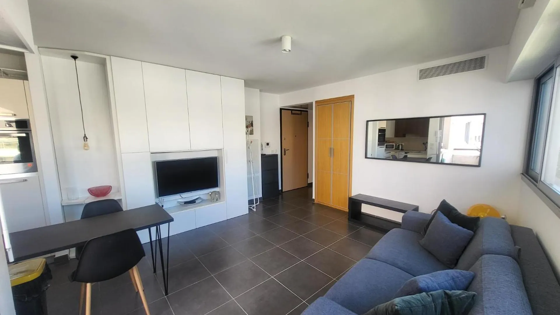 White Pearl Apartment Antibes 0*,
